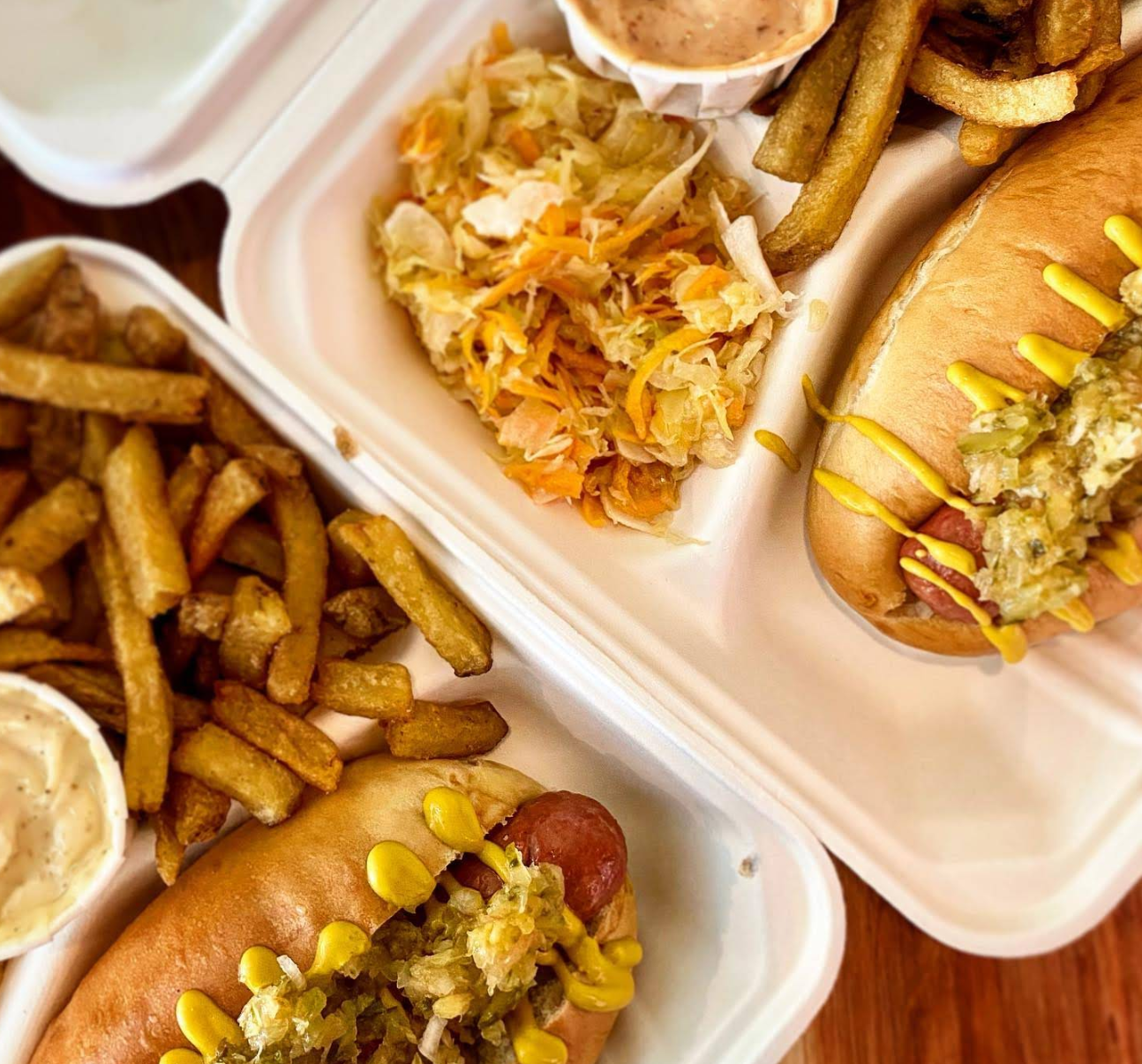 Hot-dog québécois et frites maison